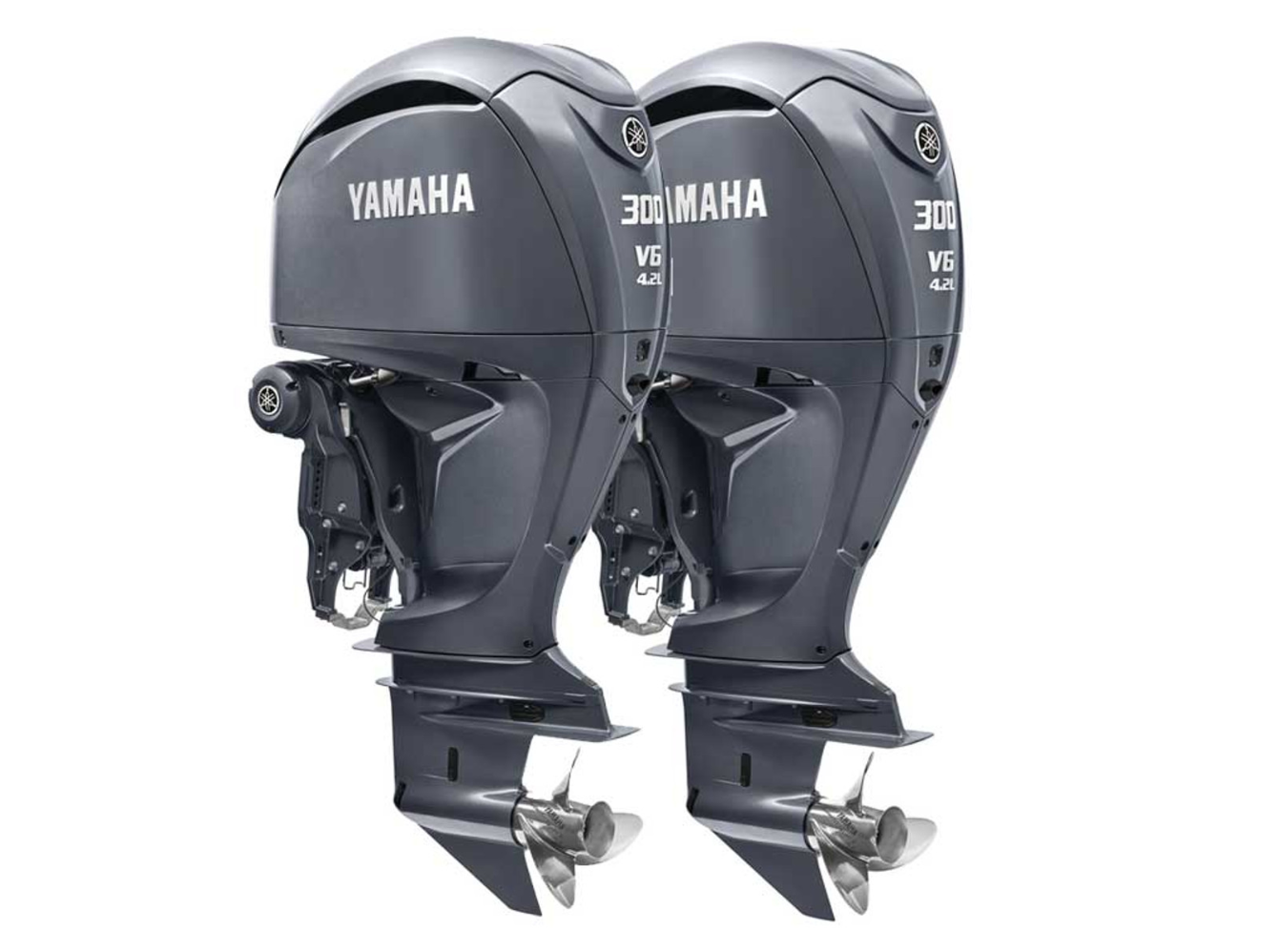 Zwei Yamaha 300 PS DEC Außenbordmotoren