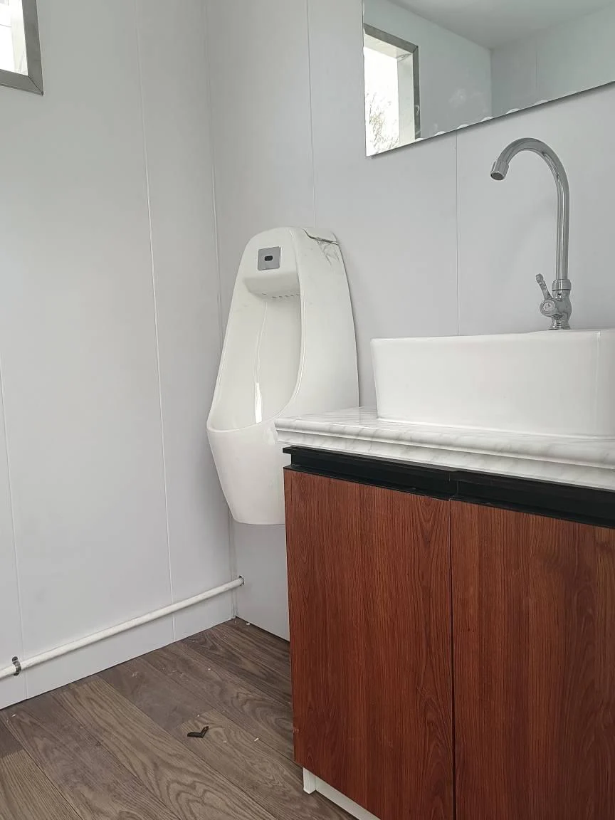 Trailer sanitário duplo unissex de 2,74 m (9 pés)