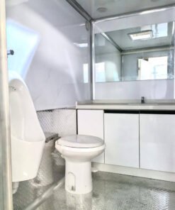 Remolque de baño de 3 estaciones con función de calefacción de aire acondicionado y calentador de agua