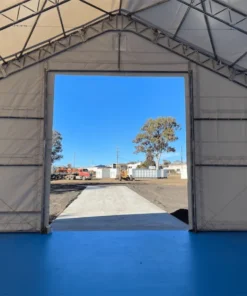 Abrigo de armazenamento com estrutura dupla de treliça (15,24 m x 30,48 m x 6,35 m)
