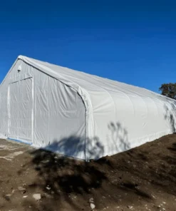 Abrigo de armazenamento com estrutura dupla de treliça (15,24 m x 30,48 m x 6,35 m)