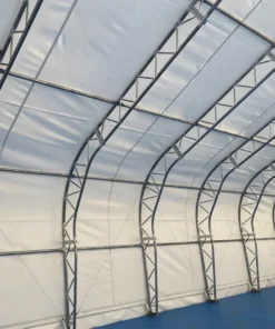 Abrigo de armazenamento com estrutura dupla de treliça (15,24 m x 30,48 m x 6,35 m)