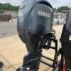 Se vende motor fueraborda Yamaha de 150 CV y 4 tiempos usado.